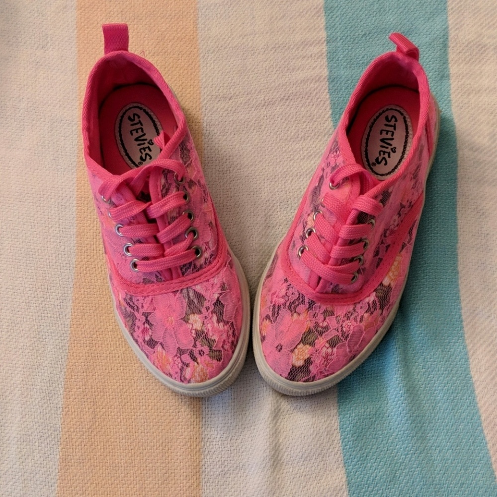 Girls Pink Lace Floral Sneakers
